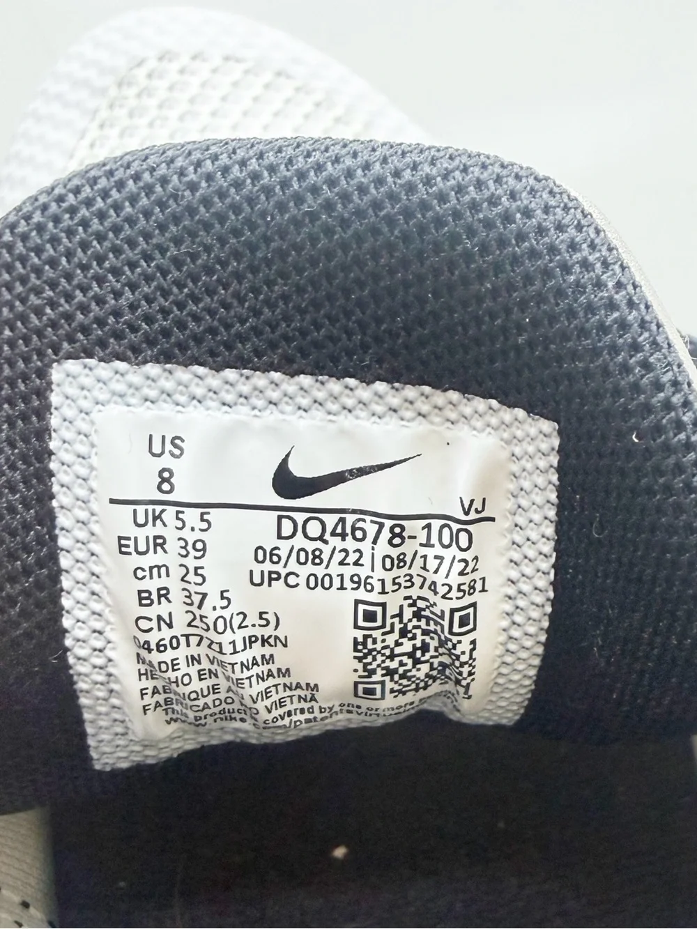 Nike Free Metcon 4 Premium Training Shoes- White Black Silver Size 8